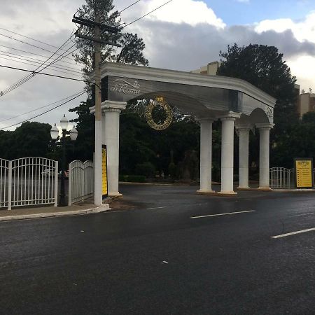 Apartamento Caldas Novas Bagian luar foto